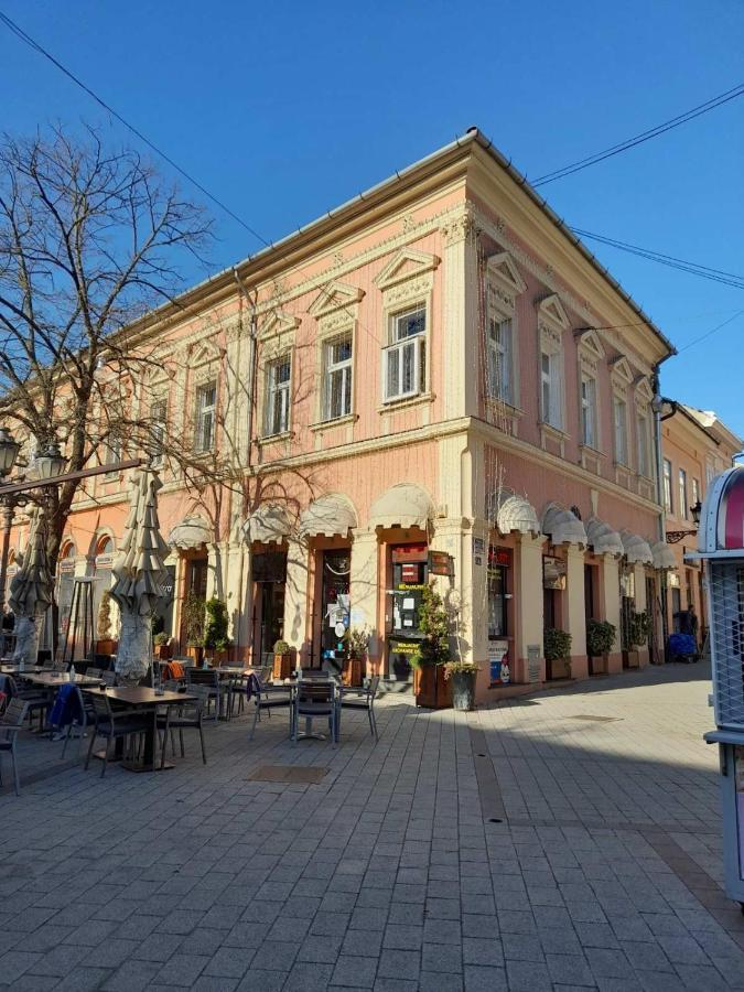 Corso Rooms City Centre Novi Sad Extérieur photo